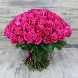 Малиновые розы