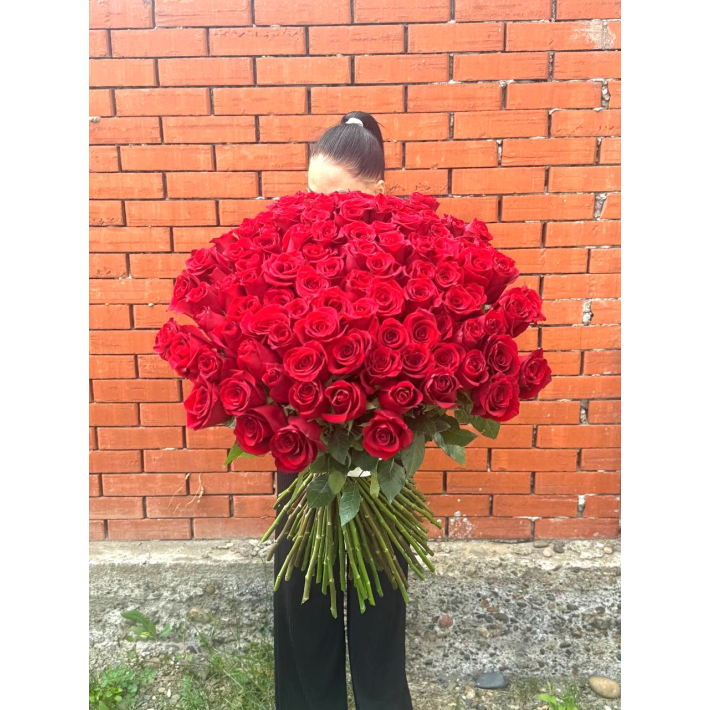 101 красная роза Эквадор