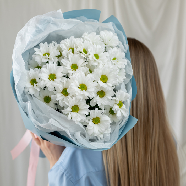 3 белых хризантемы (сорт Бакарди)