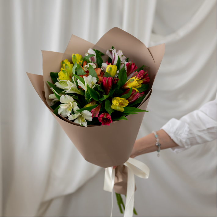 7 альстромерий микс